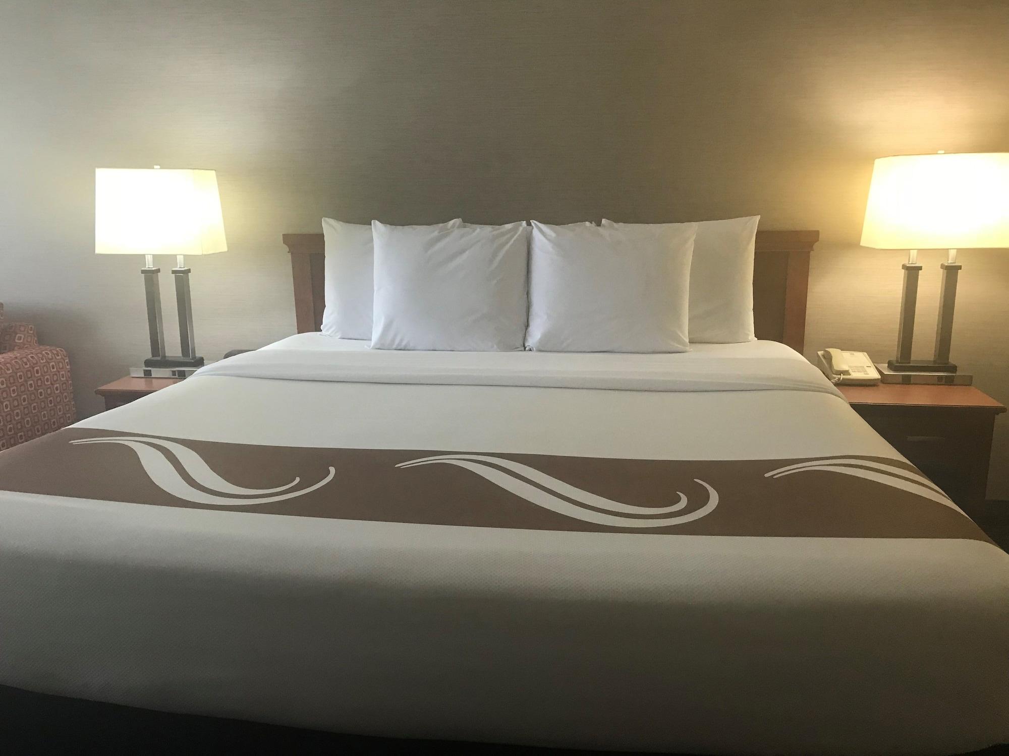 Quality Inn & Suites Vestal Binghamton Near University Buitenkant foto