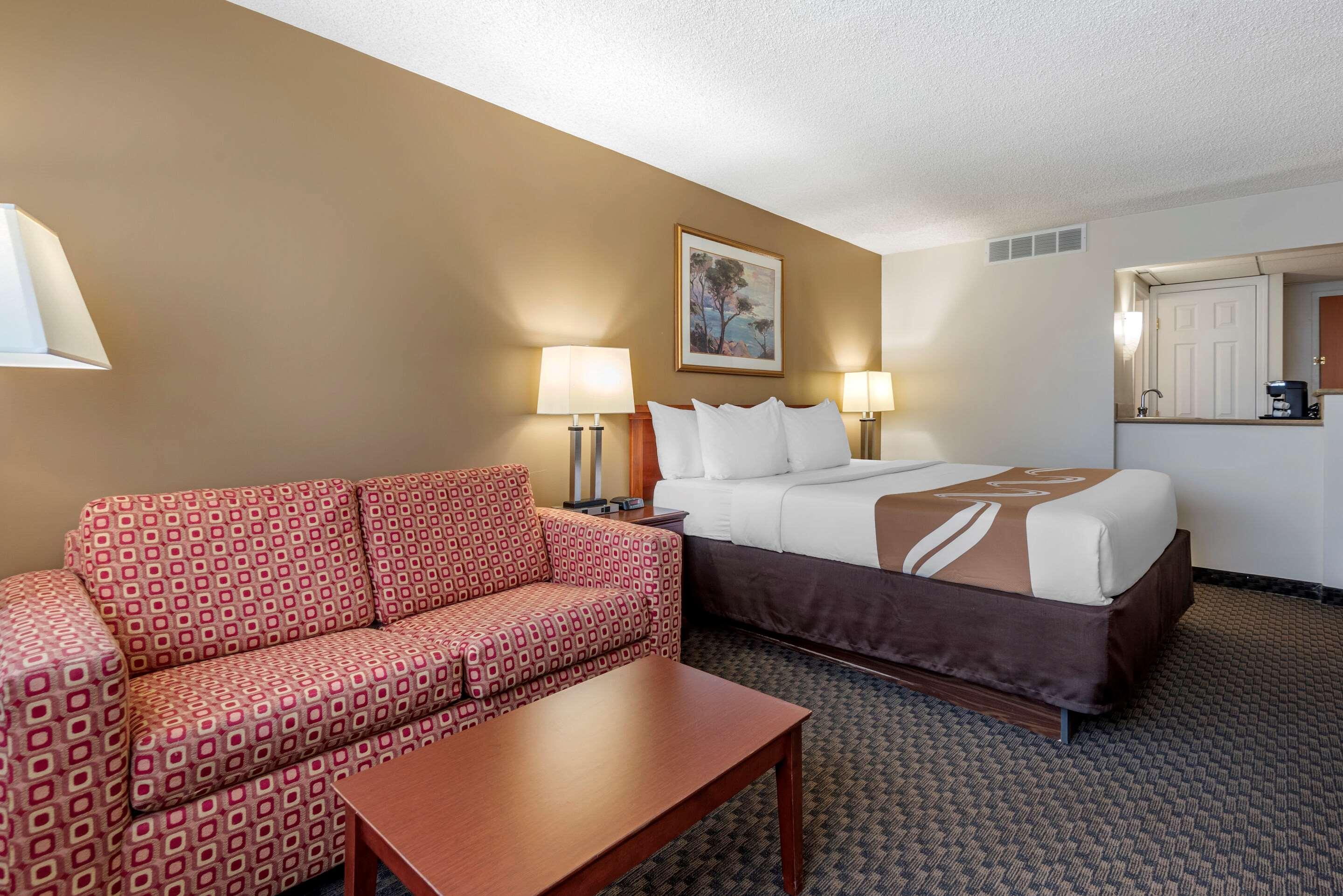 Quality Inn & Suites Vestal Binghamton Near University Buitenkant foto