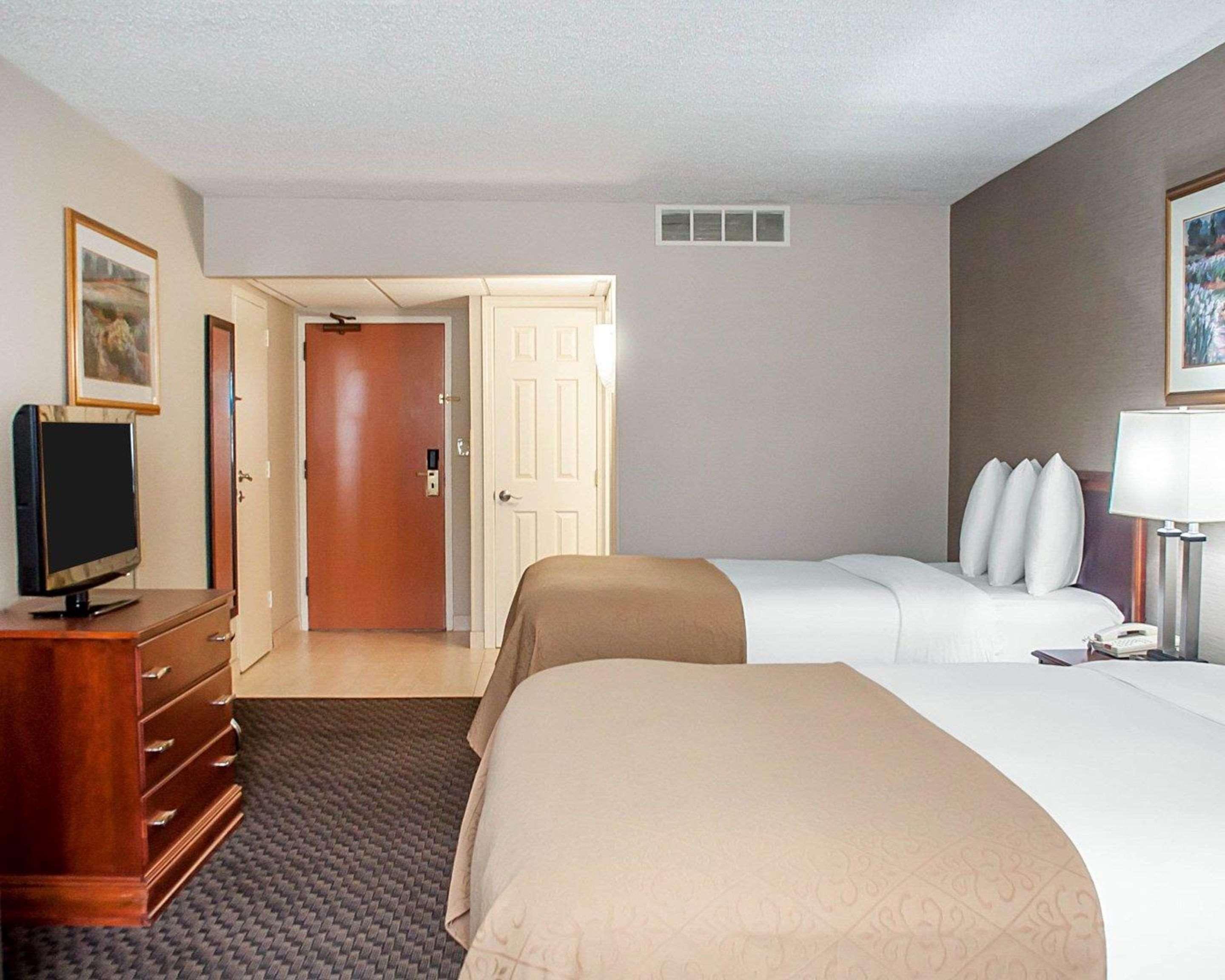 Quality Inn & Suites Vestal Binghamton Near University Buitenkant foto