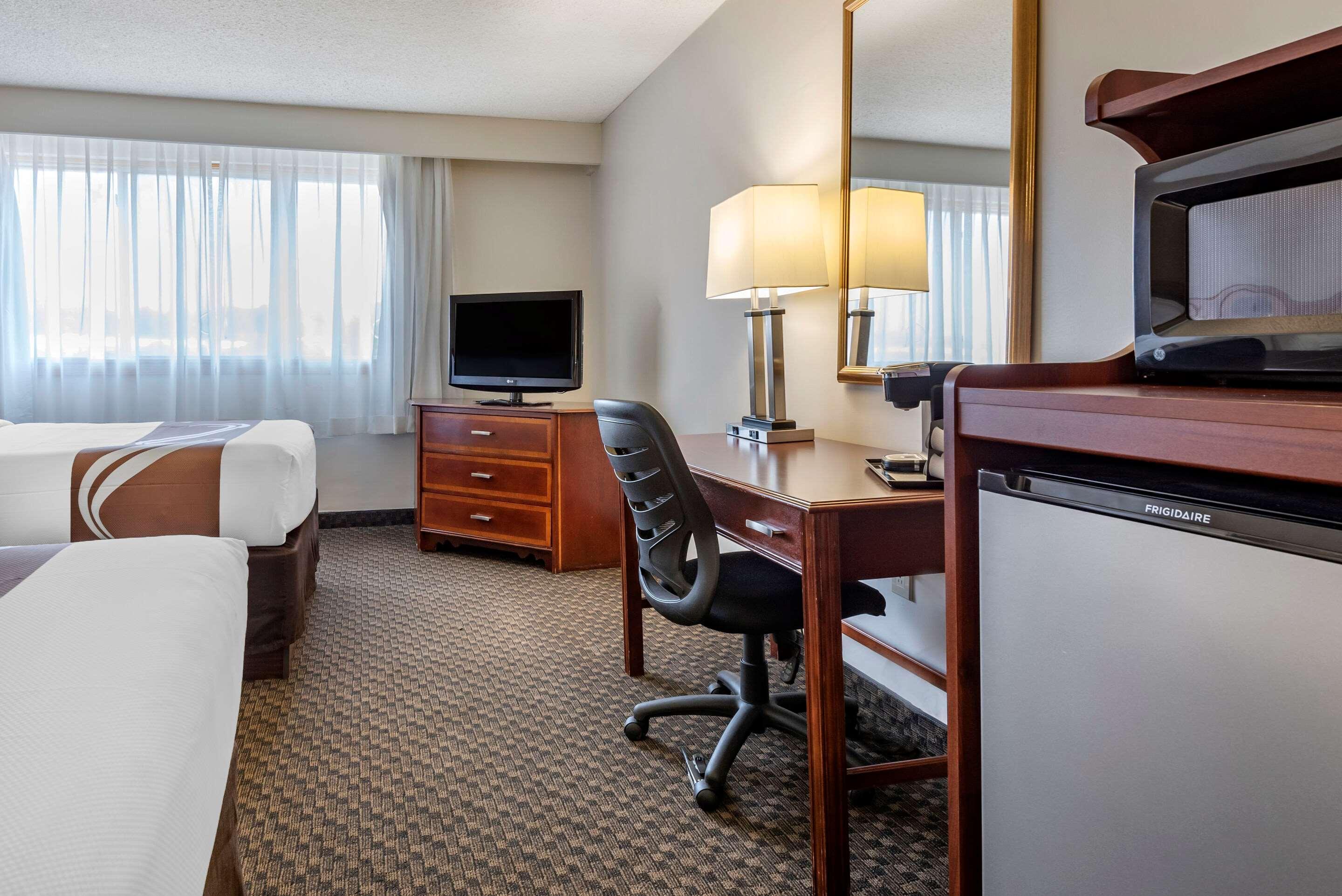Quality Inn & Suites Vestal Binghamton Near University Buitenkant foto