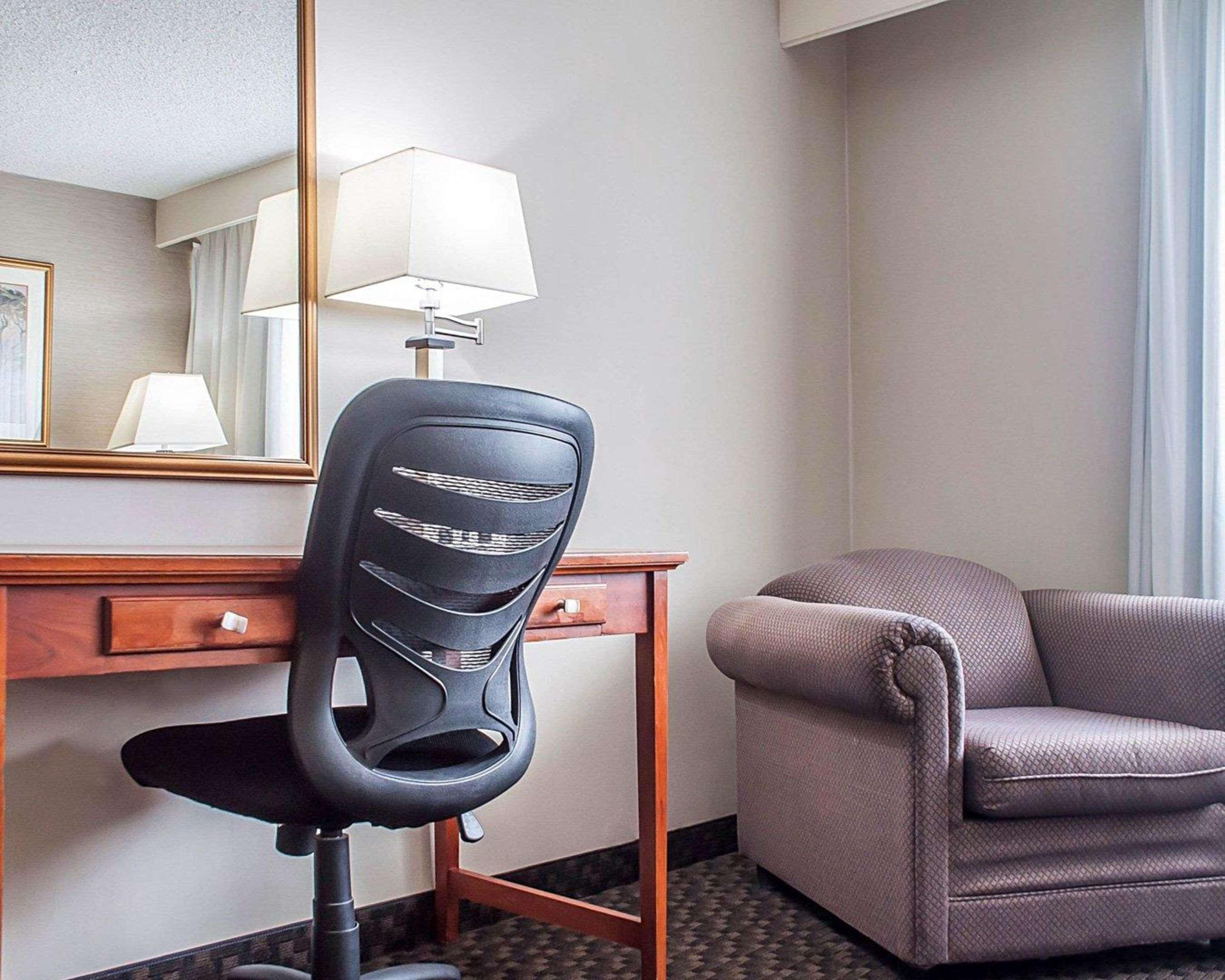 Quality Inn & Suites Vestal Binghamton Near University Buitenkant foto
