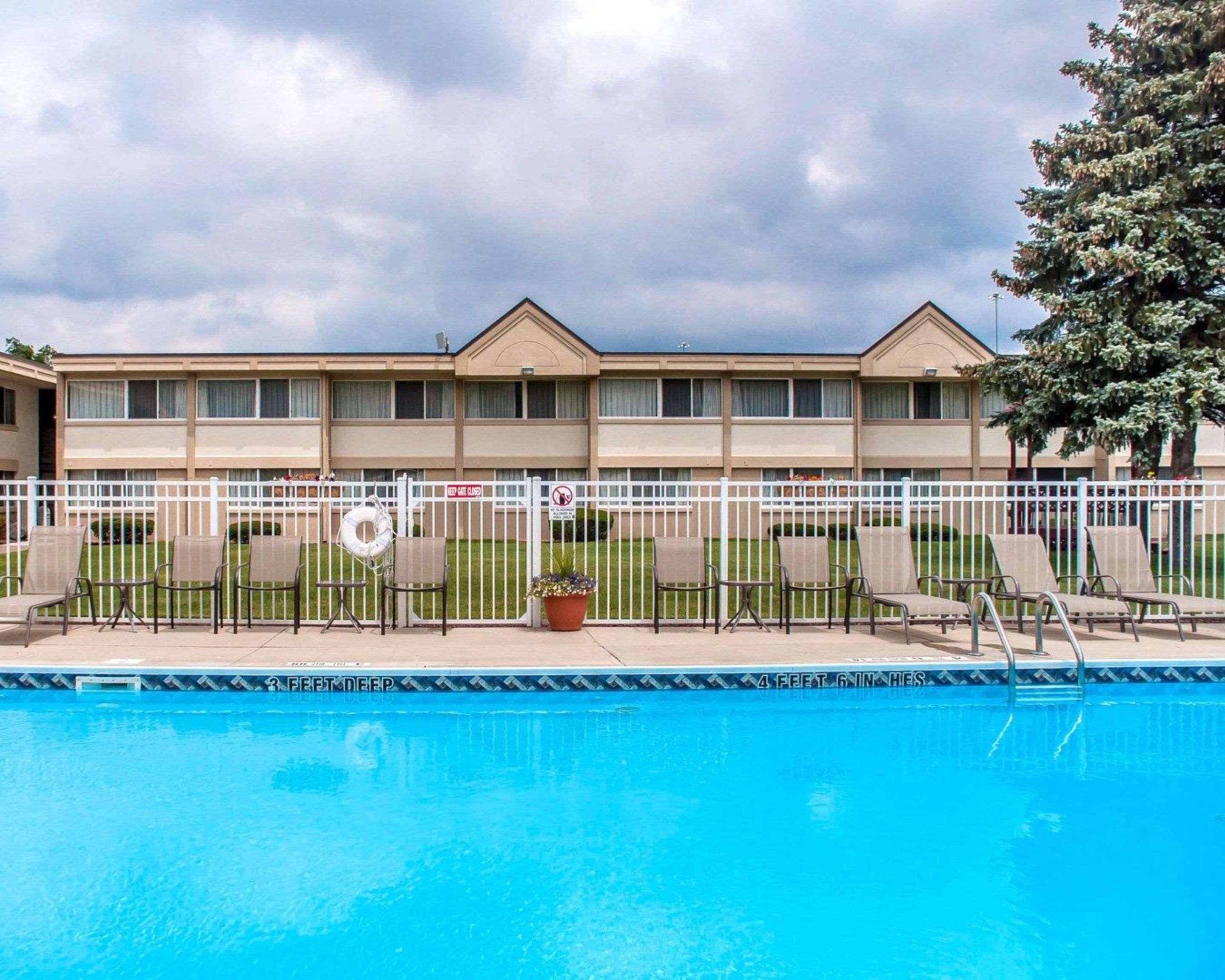 Quality Inn & Suites Vestal Binghamton Near University Buitenkant foto