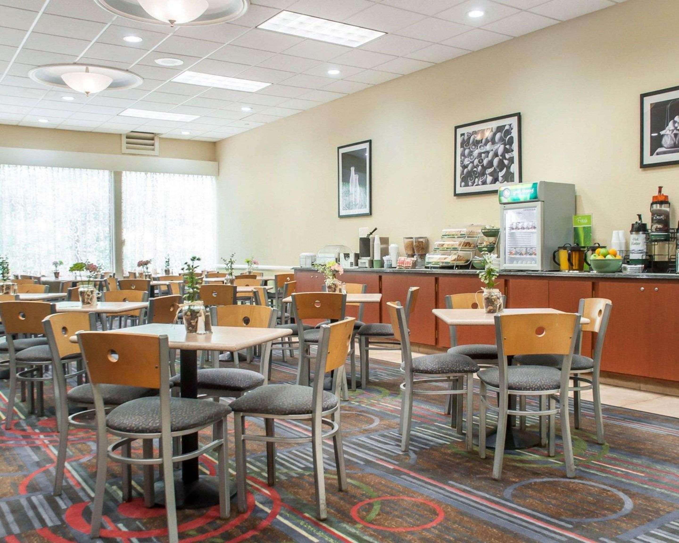Quality Inn & Suites Vestal Binghamton Near University Buitenkant foto