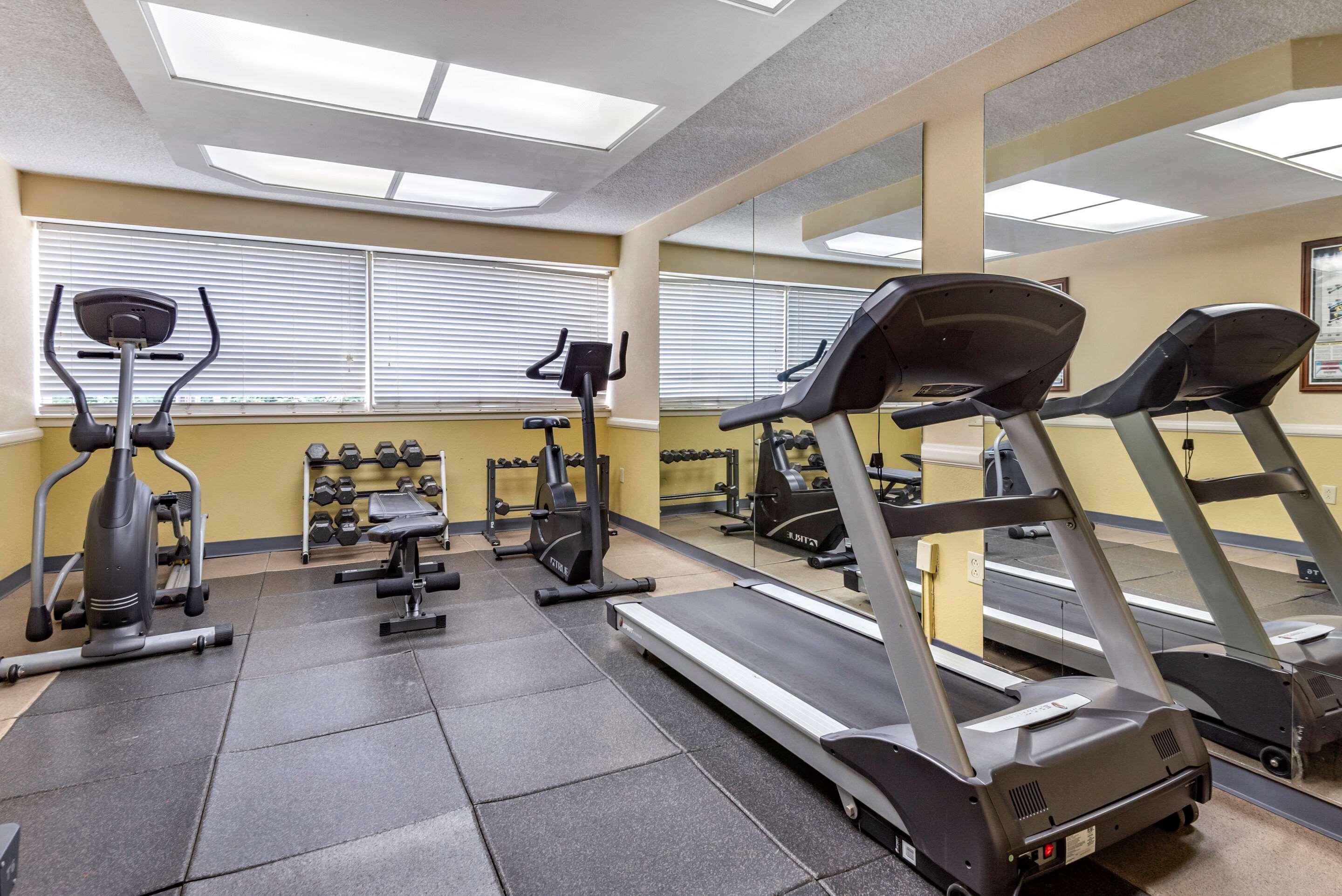 Quality Inn & Suites Vestal Binghamton Near University Buitenkant foto