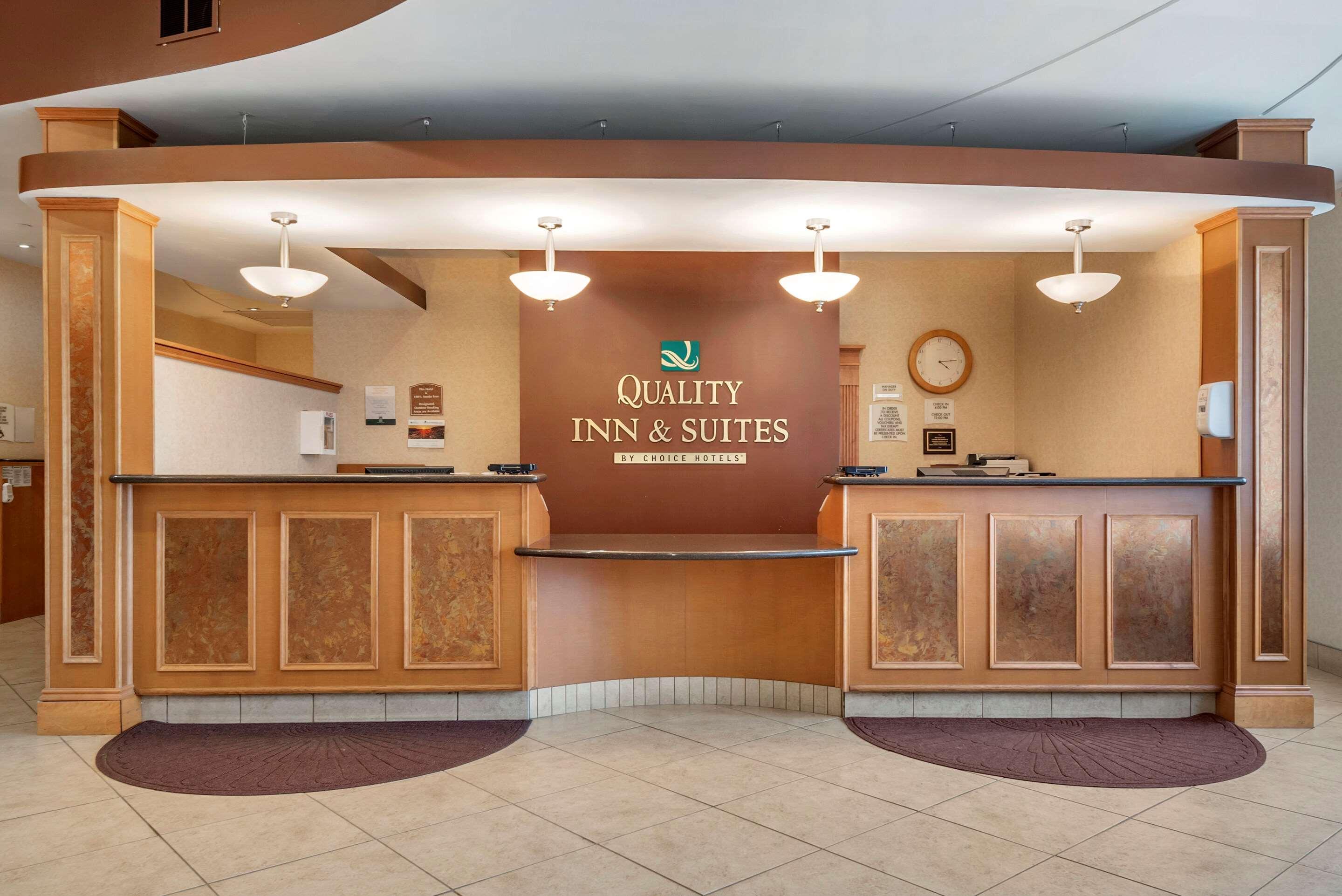 Quality Inn & Suites Vestal Binghamton Near University Buitenkant foto