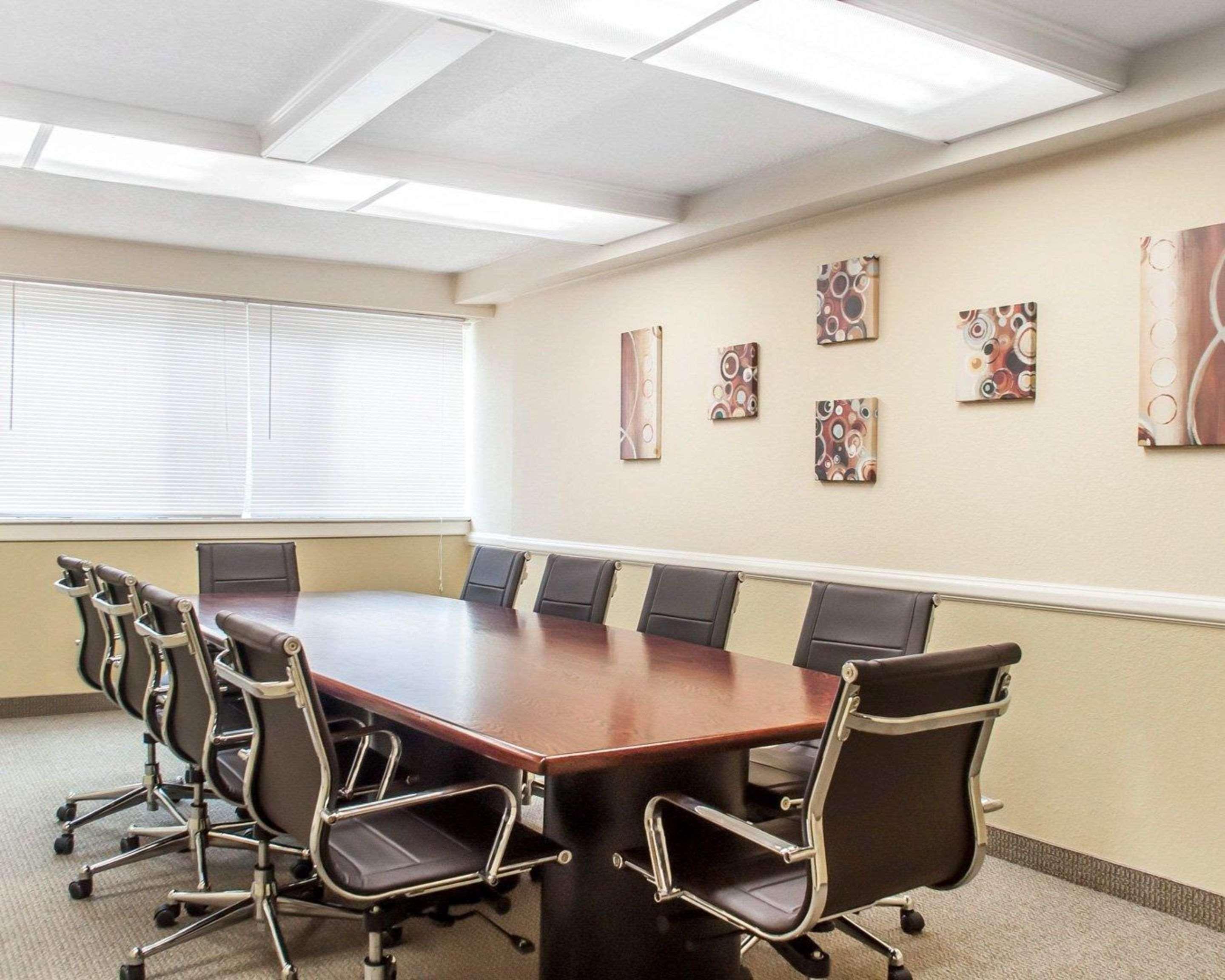 Quality Inn & Suites Vestal Binghamton Near University Buitenkant foto